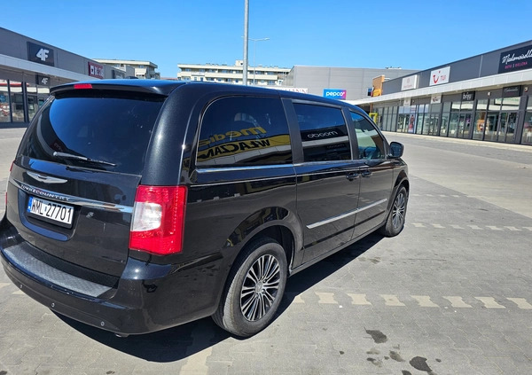 Chrysler Town &amp; Country cena 57500 przebieg: 183000, rok produkcji 2014 z Mława małe 191
